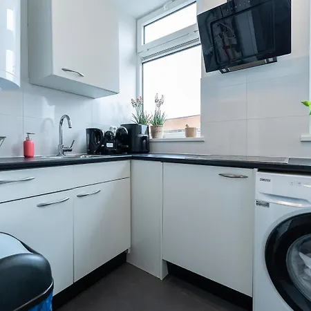 Clean-light W Easy Kitchen Access 提耳堡